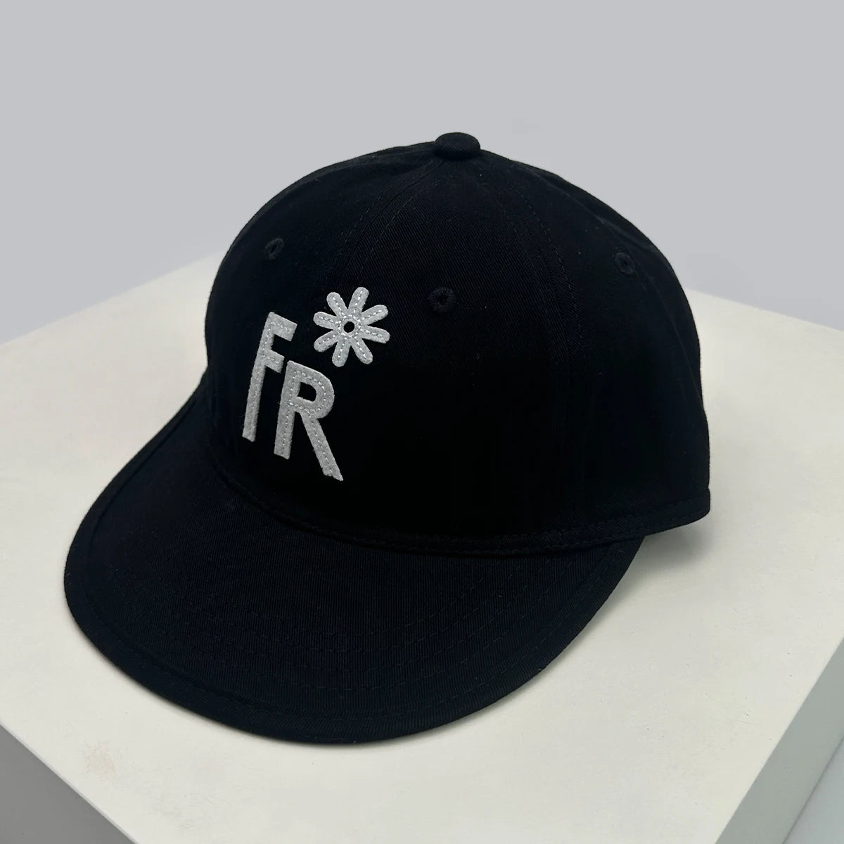 Plaid Flat Brim Baseball Cap – Unisex Sun Hat with Letter Embroidery