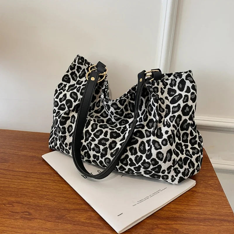 Trendy Leopard Print Women’s Tote Bag