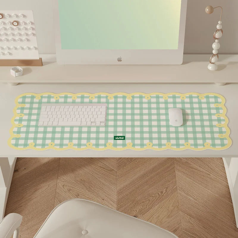Large Kawaii Desk Mat – Non-Slip Checkered Mouse Pad for Office & Gaming