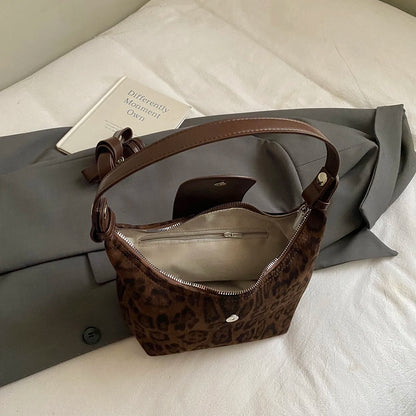 Vintage Suede Crescent Shoulder Bag – Women's Hobo Purse