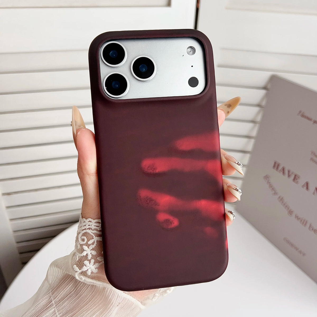 Color Changing iPhone Case – Thermal Sensing Heat Reactive Cover