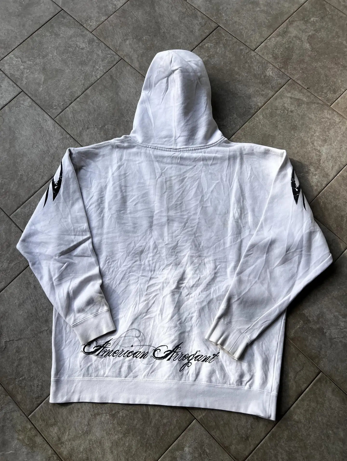 Tapout Graphic Zip-Up Hoodie – Y2K Oversized Streetwear Sweatshirt