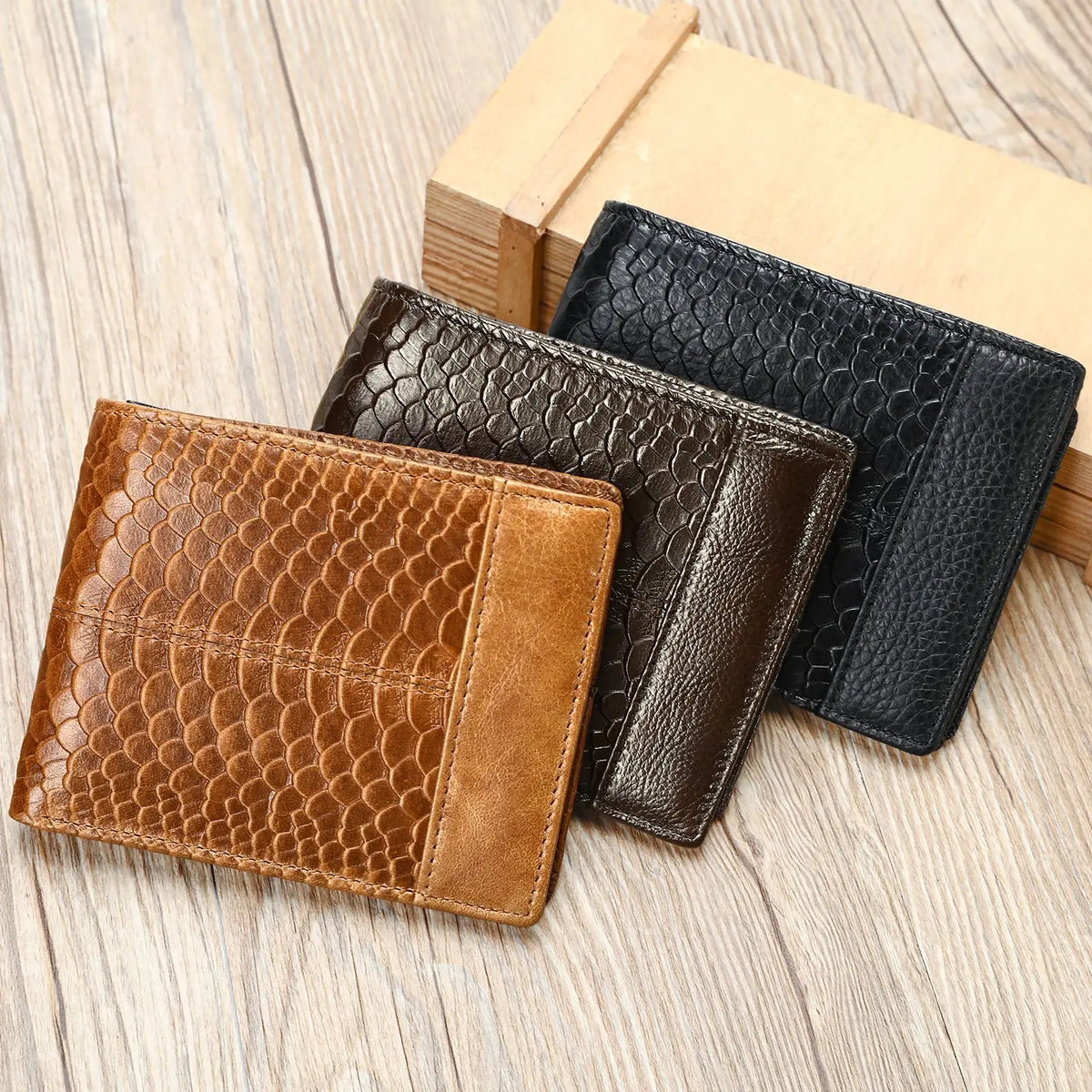 Crocodile Pattern Leather Organizer Wallet for Men
