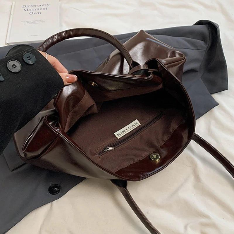 Vintage Handbag for Women Large Capacity New Underarm Commuting Bag