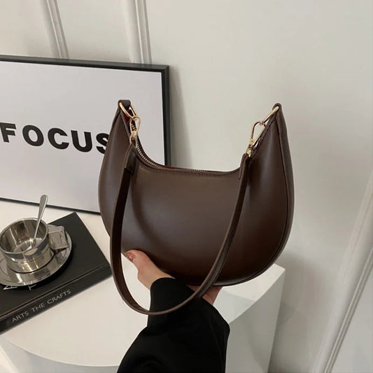 New Fashionable High-end Moon-shaped Baseball Bag