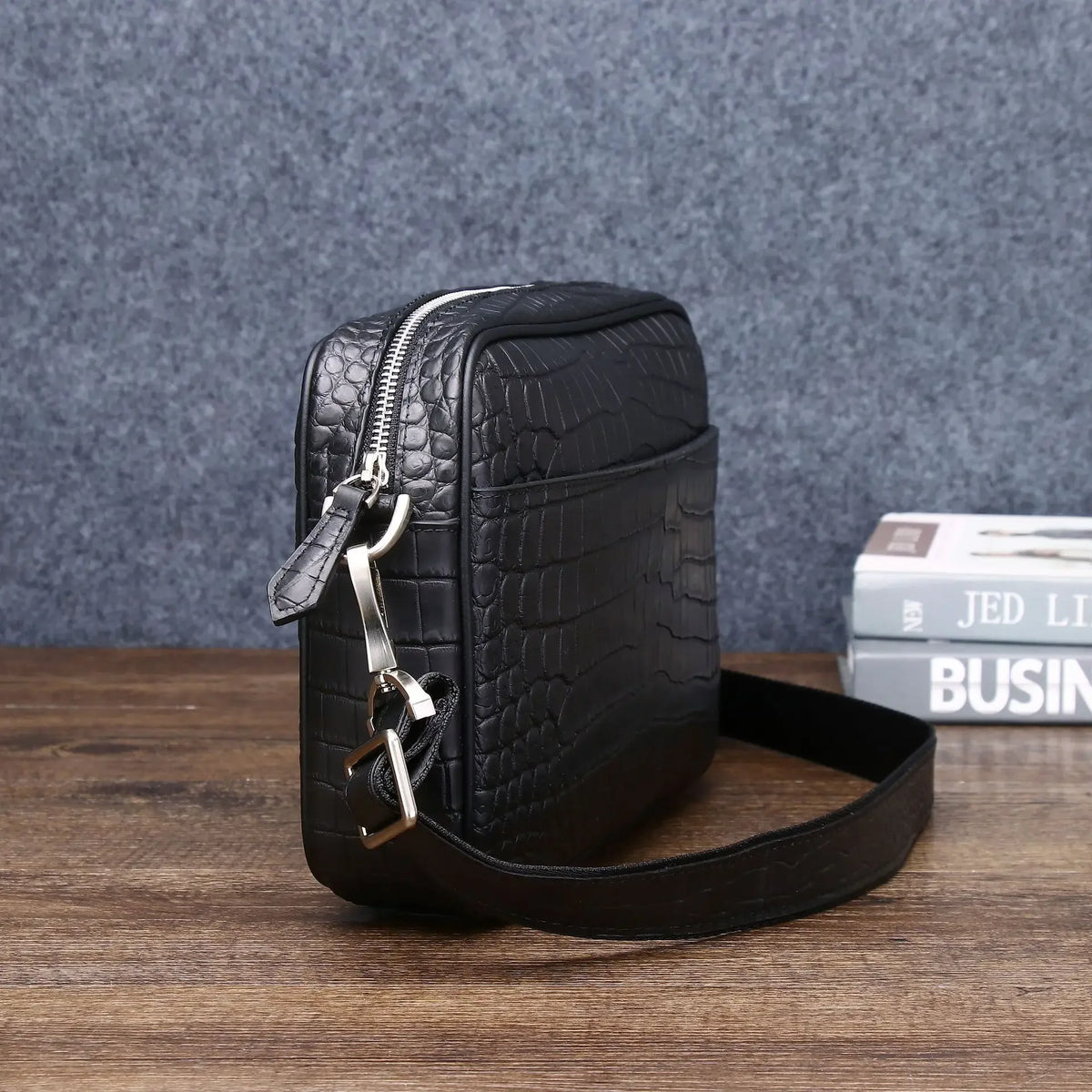 Men's Alligator Leather Crossbody Bag – Luxury Shoulder Bag