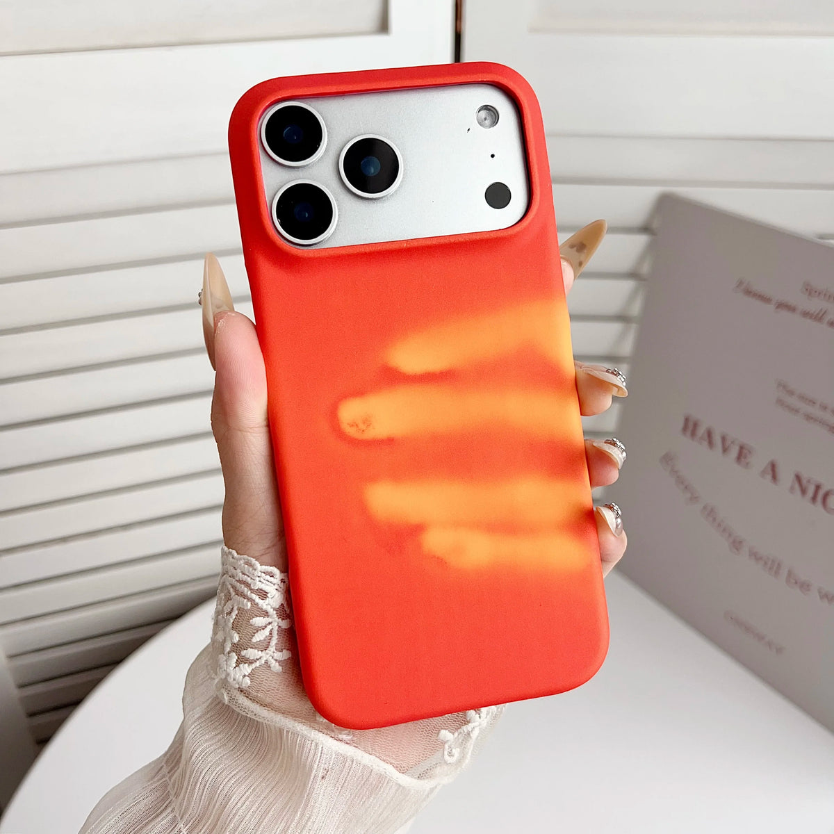 Color Changing iPhone Case – Thermal Sensing Heat Reactive Cover