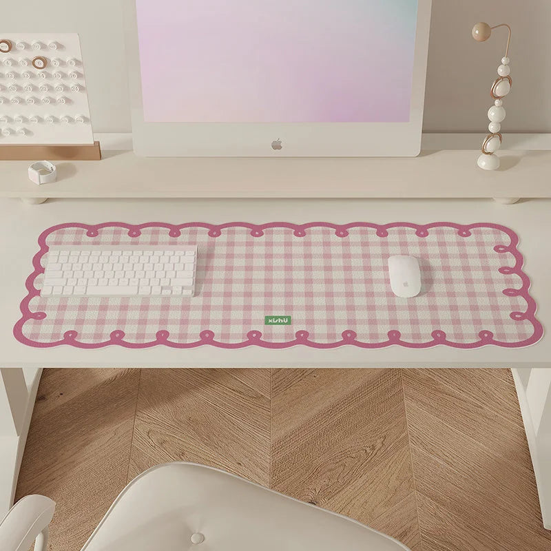 Large Kawaii Desk Mat – Non-Slip Checkered Mouse Pad for Office & Gaming