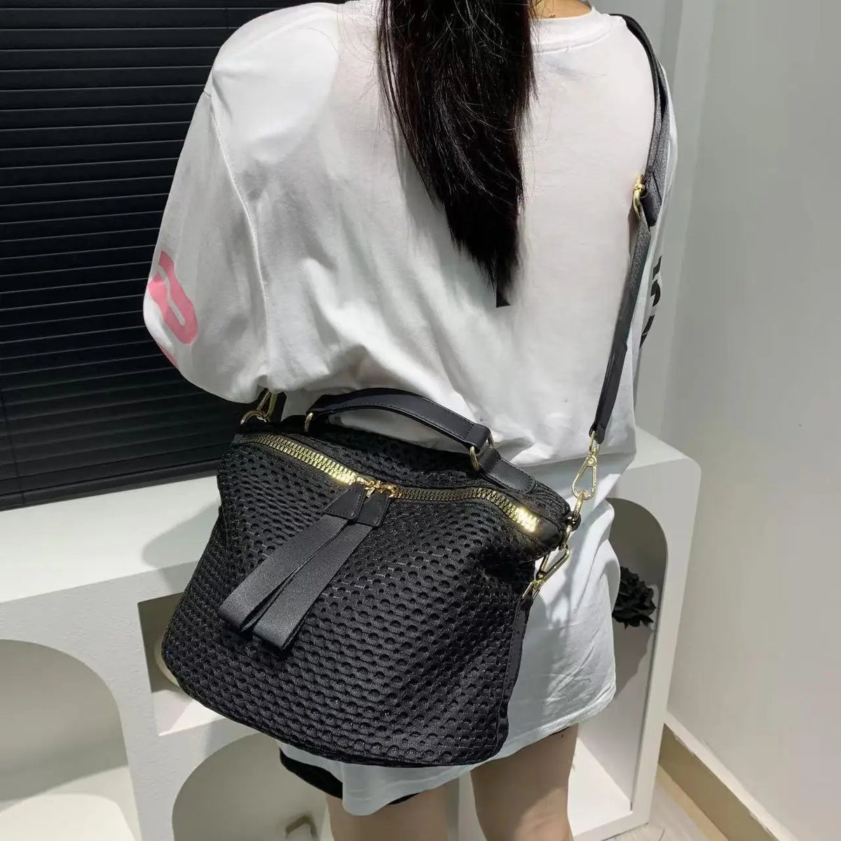 Women's Fashion Mesh Lightweight Shoulder Bag