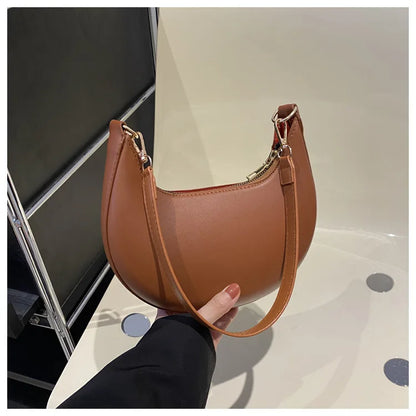 New Fashionable High-end Moon-shaped Baseball Bag