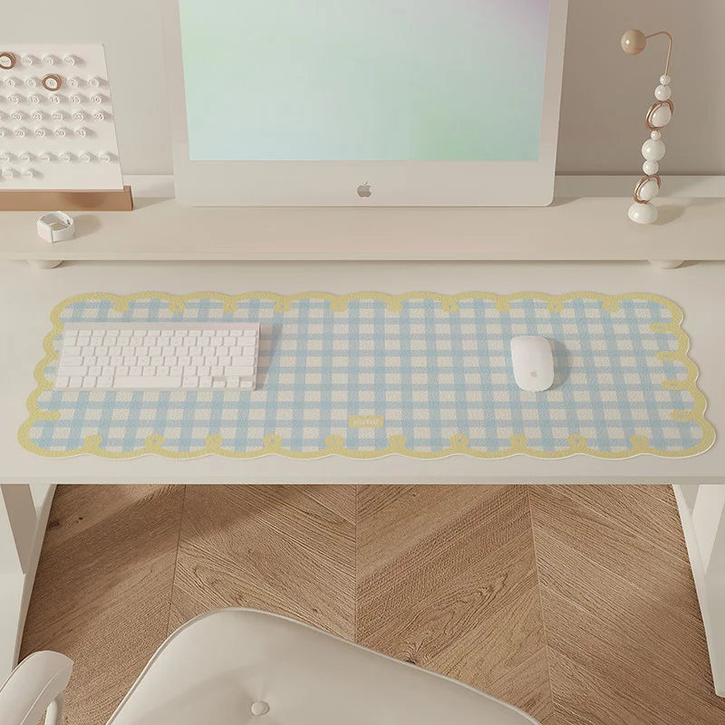 Large Kawaii Desk Mat – Non-Slip Checkered Mouse Pad for Office & Gaming