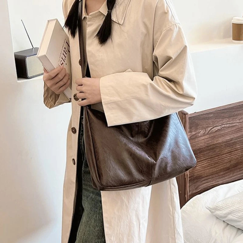 PU Leather Commuter Fashion Vintage Casual Tote Bag