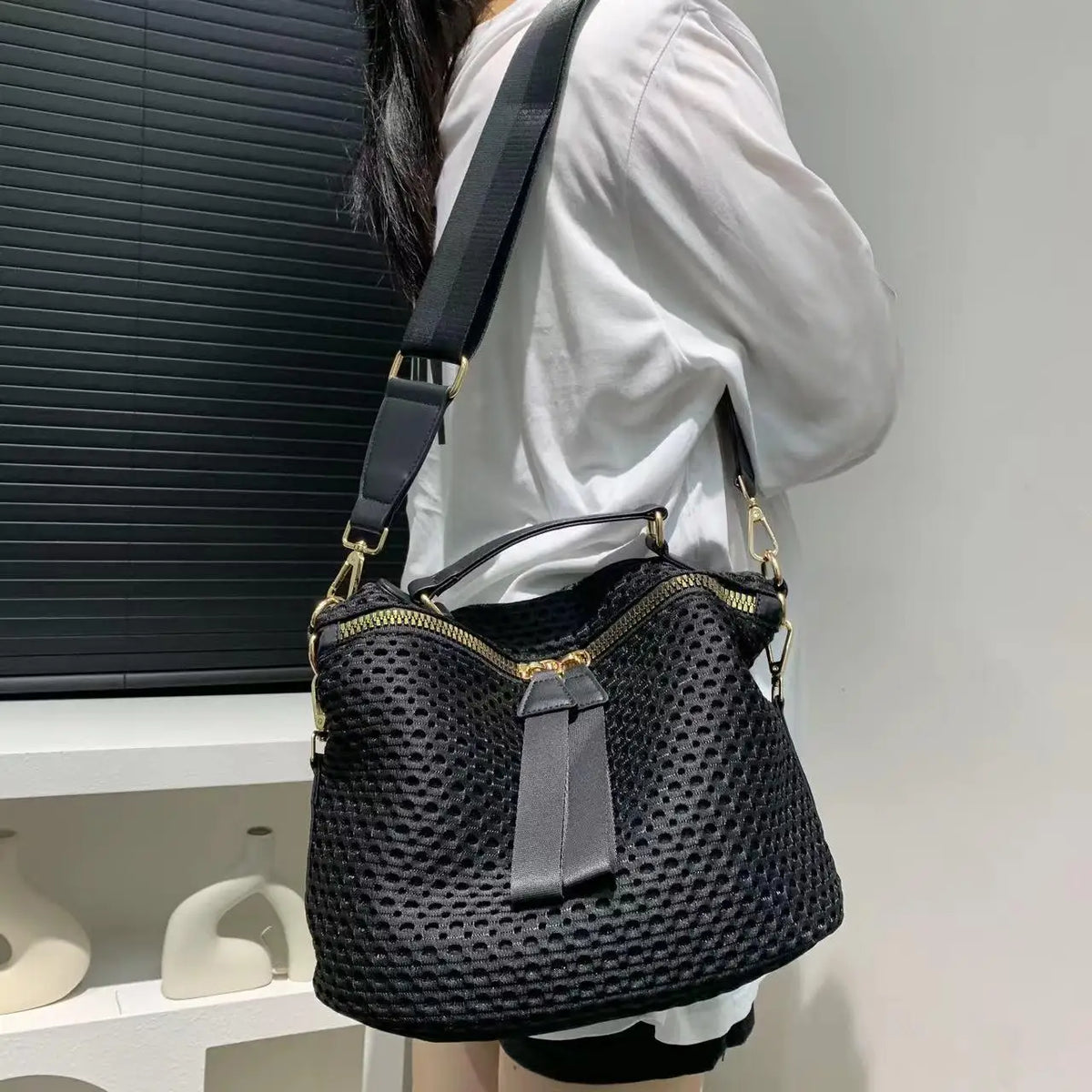Women's Fashion Mesh Lightweight Shoulder Bag