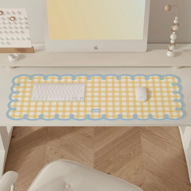 Large Kawaii Desk Mat – Non-Slip Checkered Mouse Pad for Office & Gaming