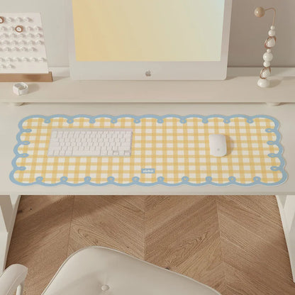 Large Kawaii Desk Mat – Non-Slip Checkered Mouse Pad for Office & Gaming