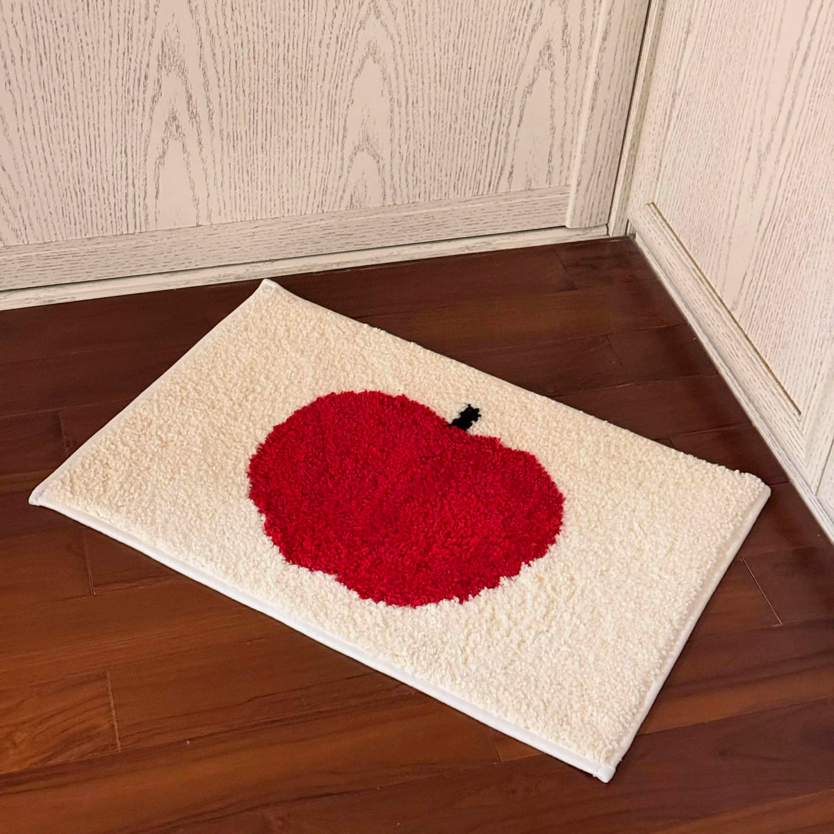 Apple Bath Mat – Soft Plush Non-Slip Bathroom Rug