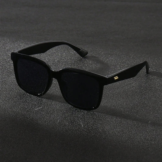 Retro Rectangle Sunglasses – Classic Square Shades for Men & Women