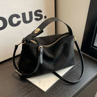 Black A 11.4 × 7.9 × 5.1 In