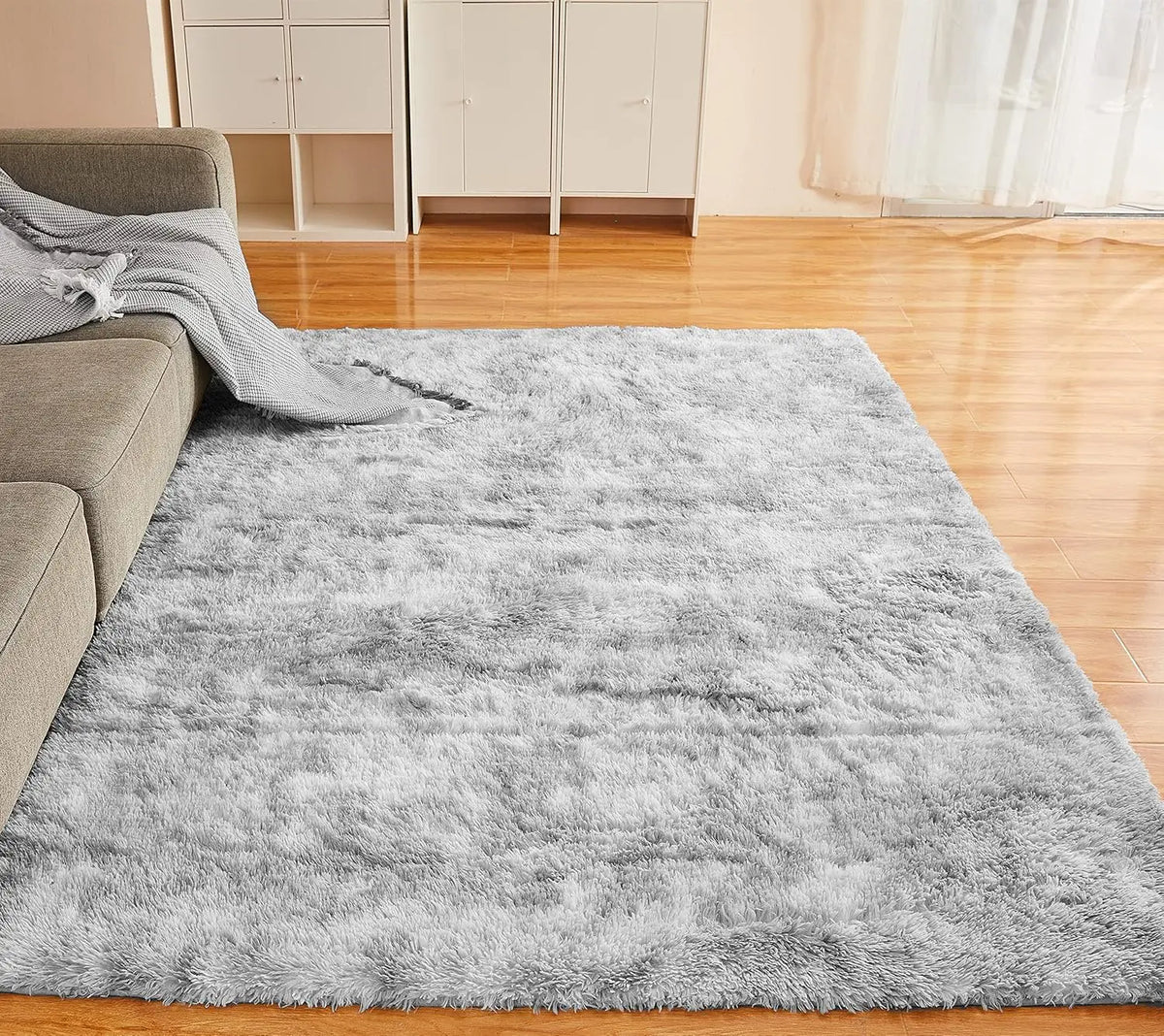 Tie-Dye Plush Shaggy Rug – Soft Carpet for Bedroom & Living Room