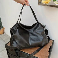 Black A 16.9 × 12.2 × 5.1 Inches