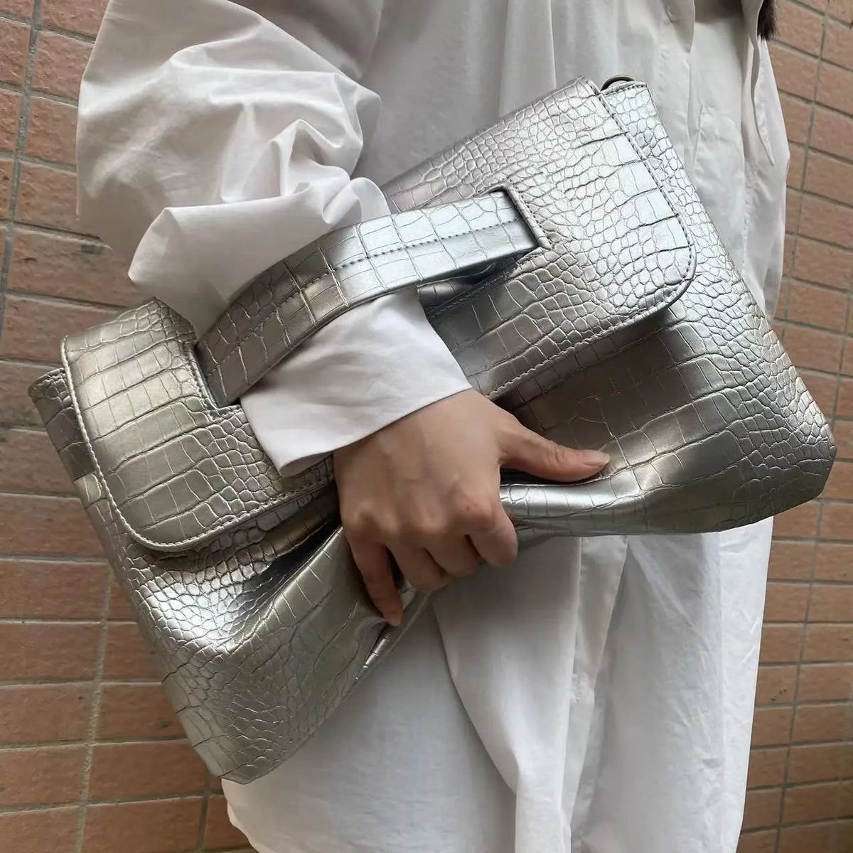 Crocodile Pattern PU Leather Laptop Crossbody Bag