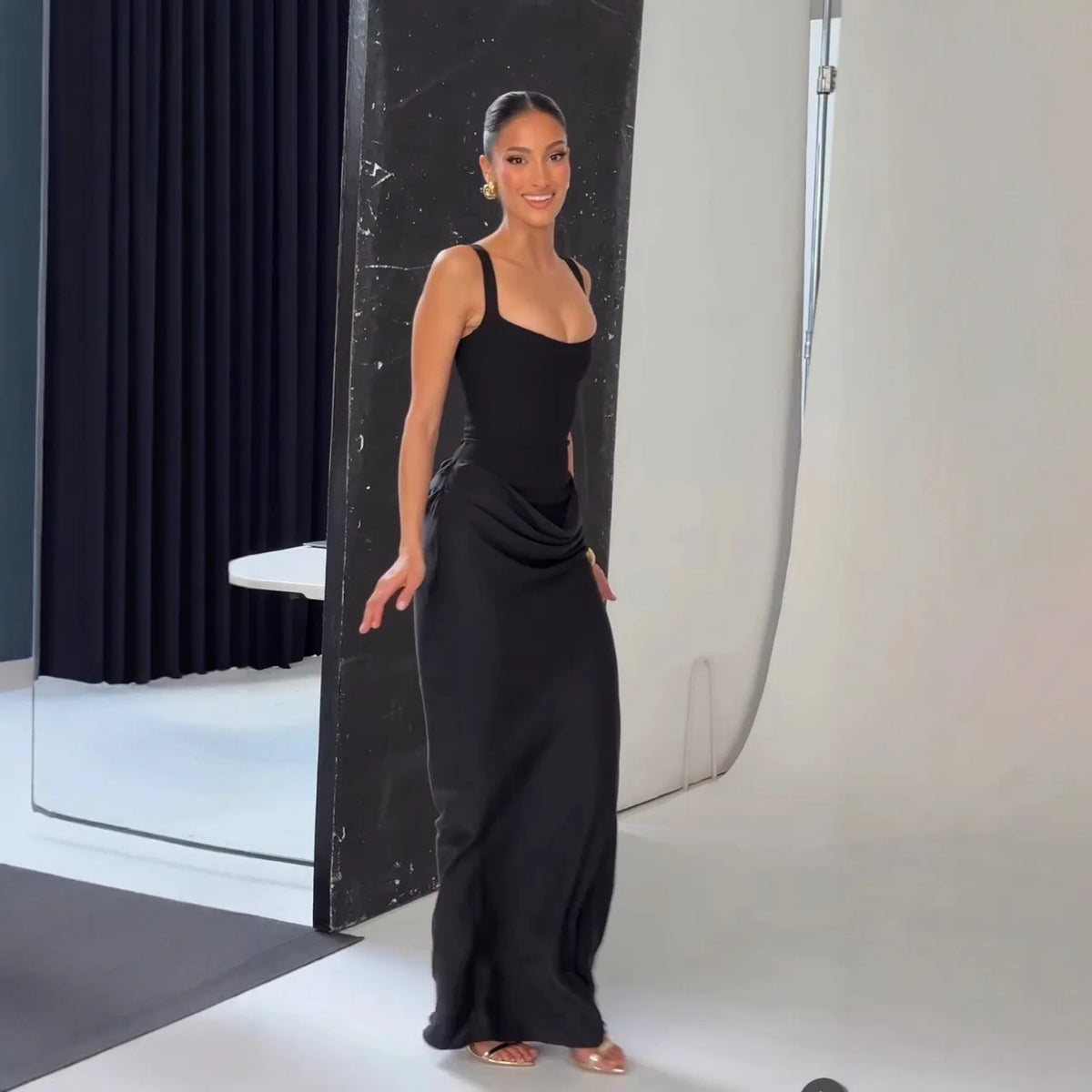 Women's Slim Maxi Dress – Lace-Up Sleeveless Formal Gown