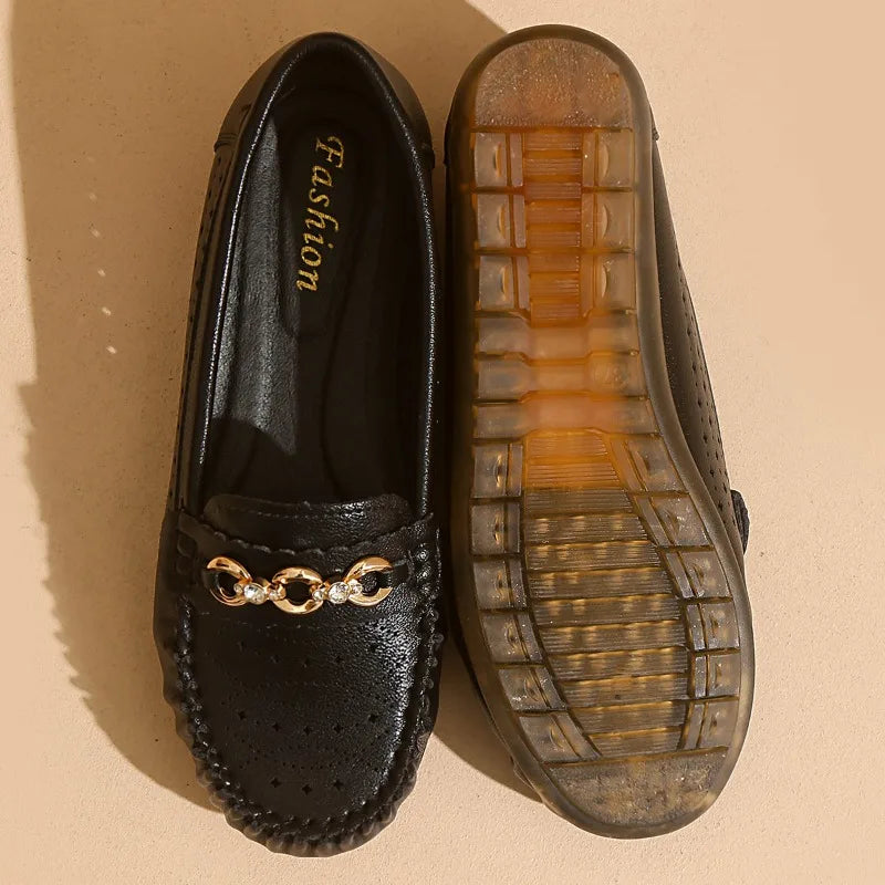 Women's Breathable Leather Loafers – Slip-On Moccasin Flats with Gold Chain