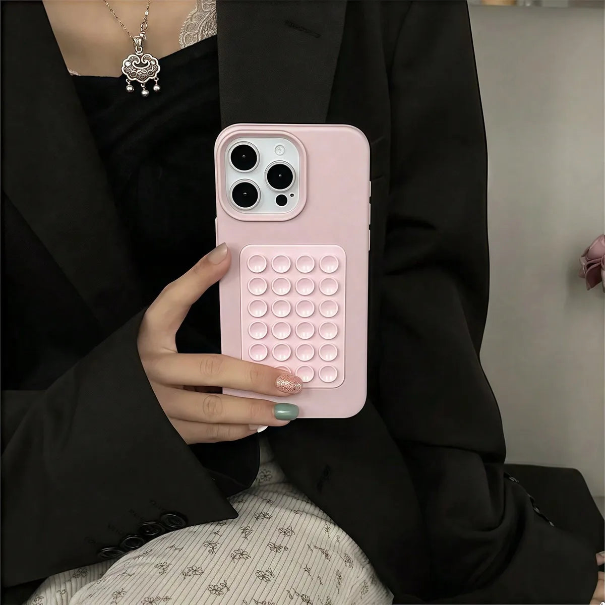 3D Suction Cup Stand Phone Case – Litchi Texture for iPhone