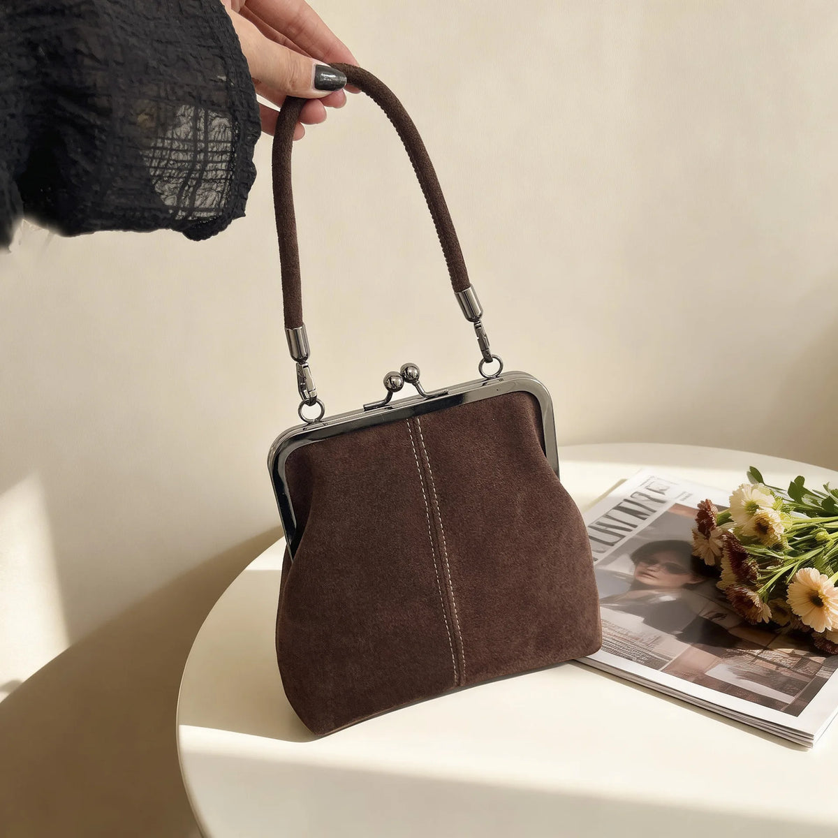 Large Capacity Retro Frosted Handbag Kiss Lock PU Leather