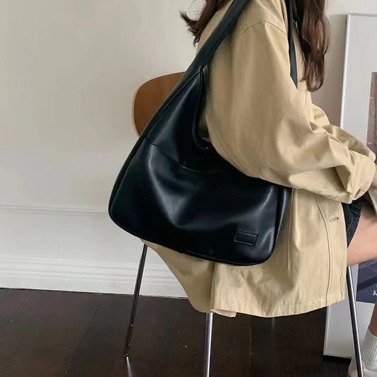 Large Capacity Black Leather Commuter Tote Bag