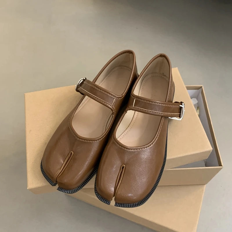 Women's Split Toe Mary Jane Flats – Tabi Leather Buckle Shoes