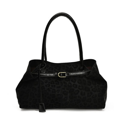 Vintage Handbag for Women Large Capacity New Underarm Commuting Bag