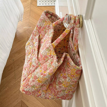 Floral Quilted Tote Bag for Women – Retro Patchwork Handbag
