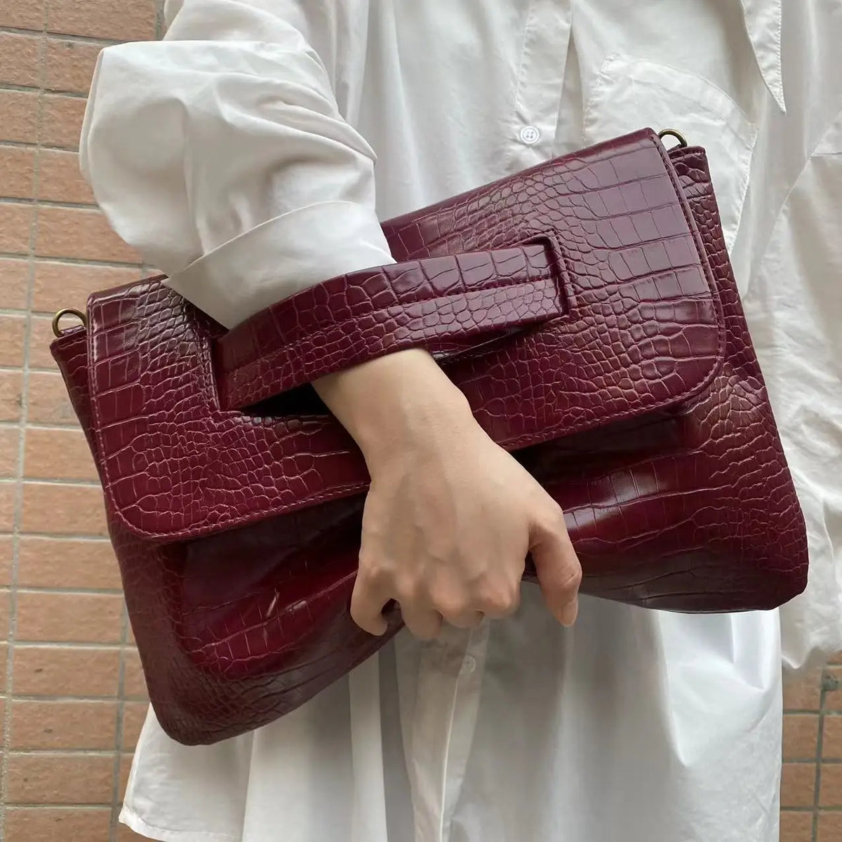 Crocodile Pattern PU Leather Laptop Crossbody Bag
