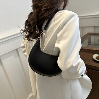 New Fashionable High-end Moon-shaped Baseball Bag