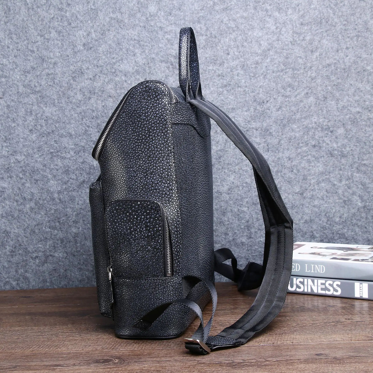 Pearl Fish Pattern Men's Laptop Backpack – Luxury Silica Gel